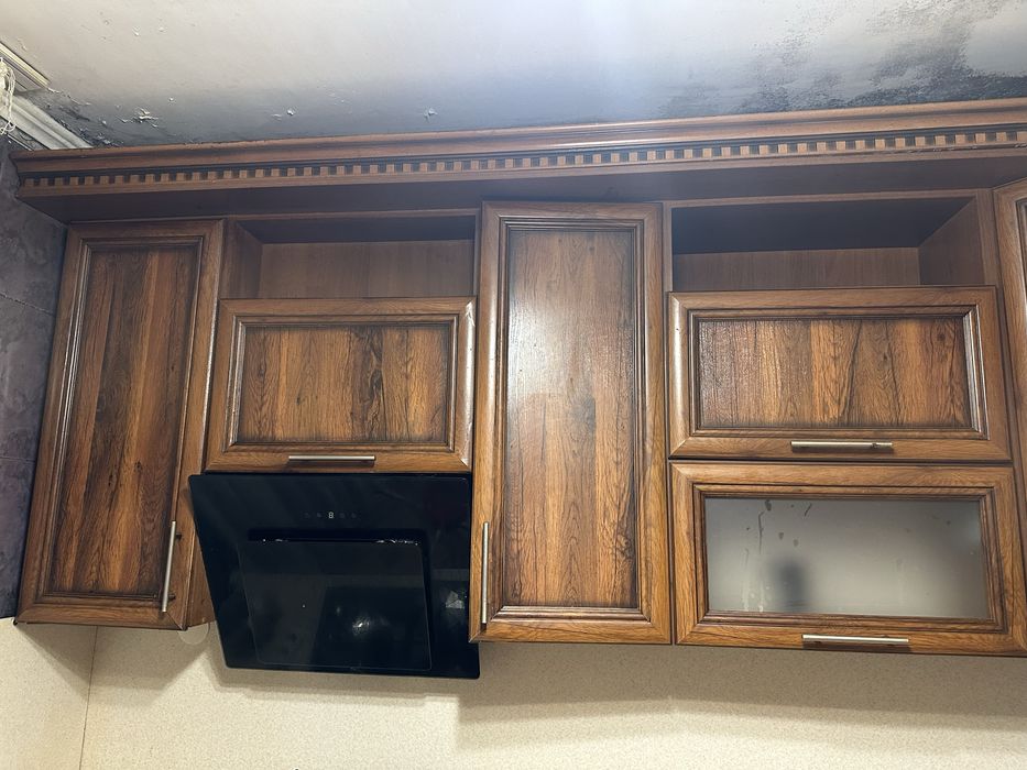 Продам кухню б/у, верх в гарному стані, низ бескоштовно запотреби