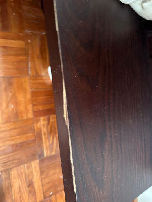 Cama de casal +mesas de cabeceiras incorporadas