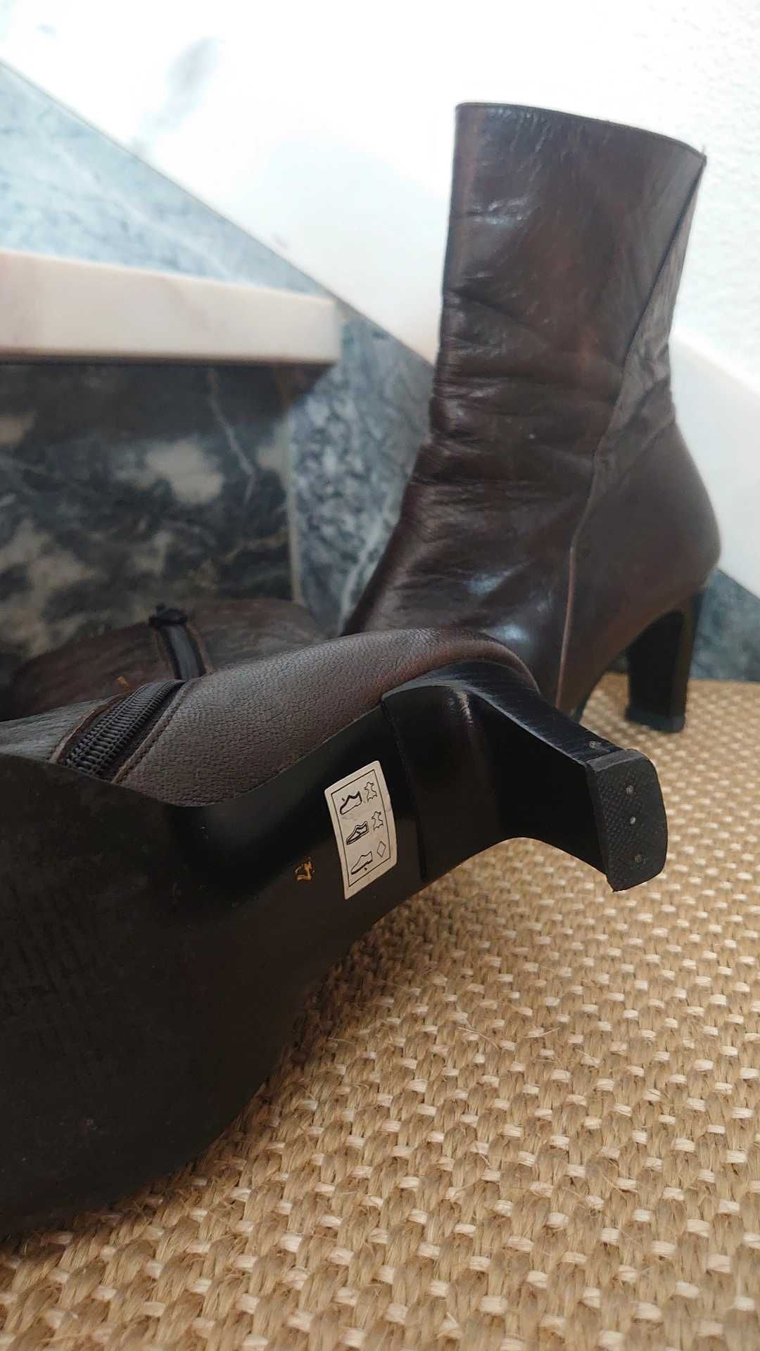 botas de pele castanho