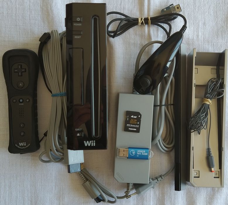 Consola Nintendo Wii Preta + 39 Jogos Nintendo