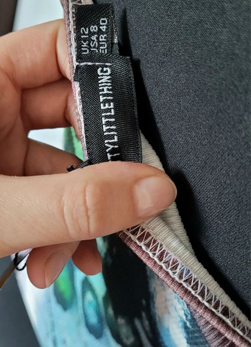 Wyprzedaż Nowy śliczny top bez ramiączek odkryte ramiona prążkowany