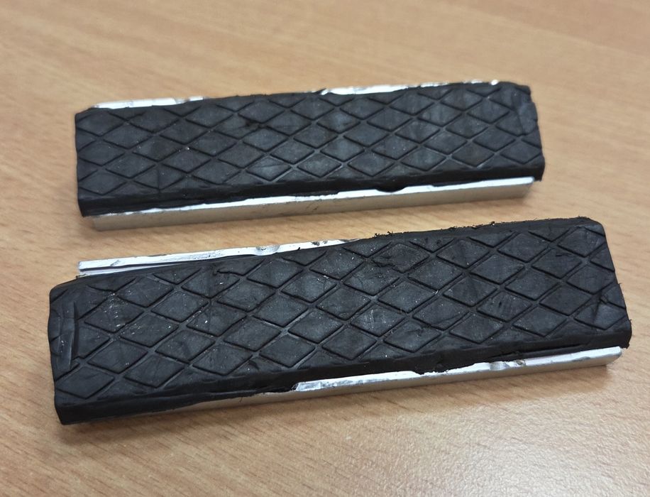 Nakładki szczęki gumowe do imadła 100mm na magnes