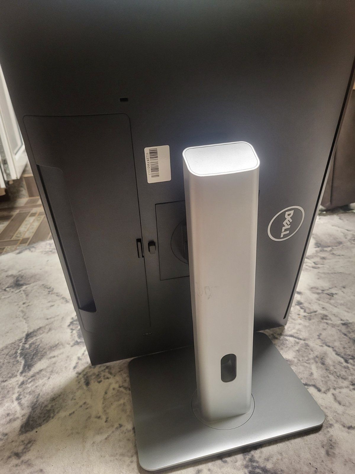 Монітор  24"DELL LCD monitor