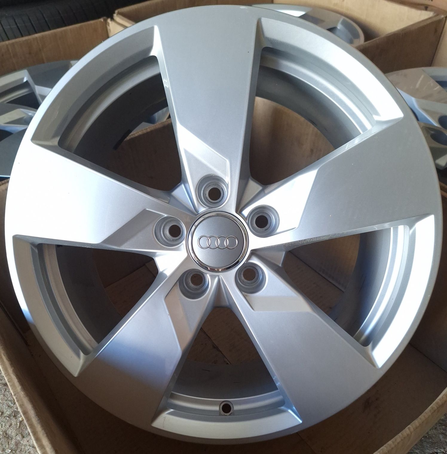 Felgi 17 Audi A3 A4 A6 A8 Q3 Q5 TT Alufelgi 5×112