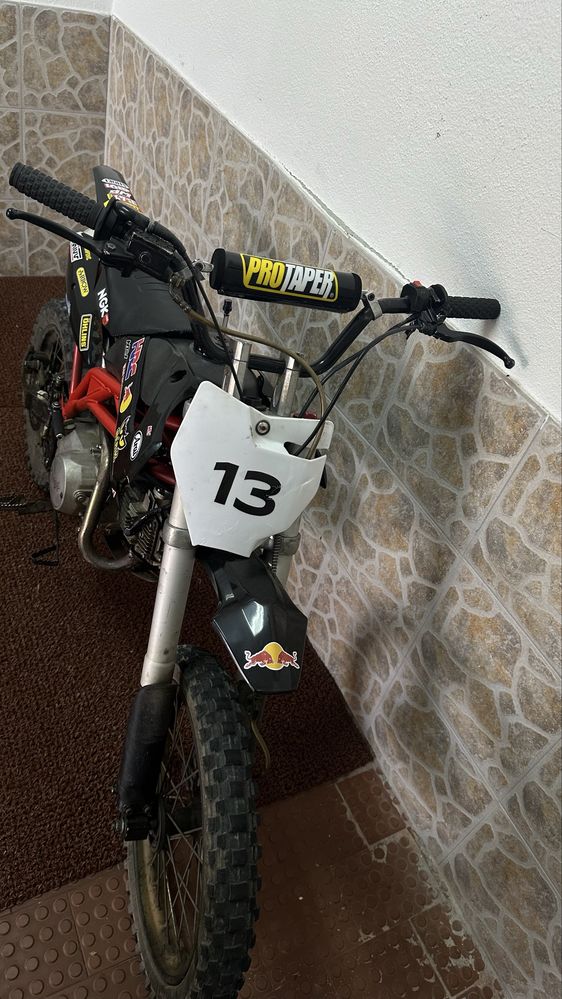 Pit bike Tox knight 125cc (transmissão por substituir)