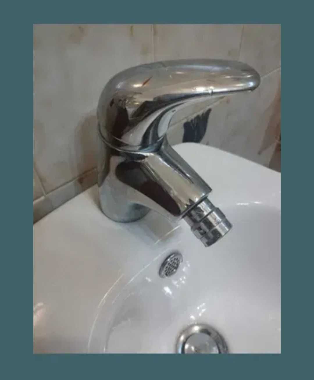 Espelho com prateleiras+Pedra de mármore +Lavatório Roca com torneira