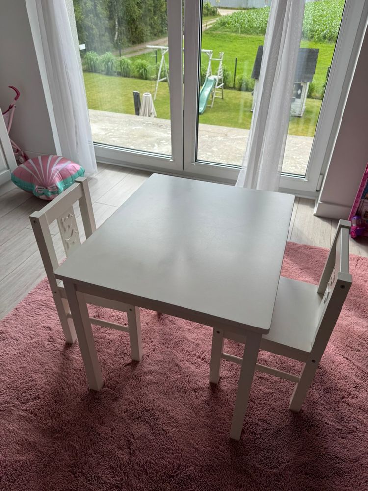 Stolik Kritter Ikea + dwa krzesełka