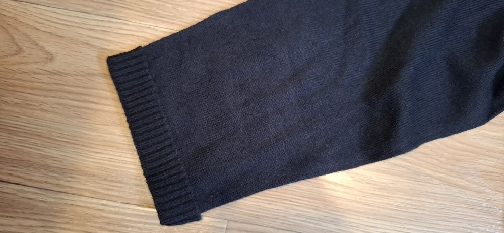 Czarny sweterek damski z metką, rozmiar L – nowy