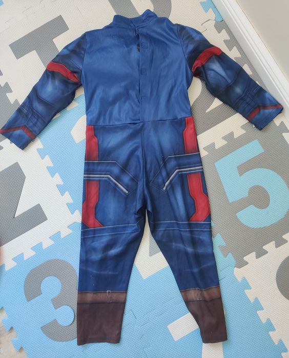 Strój karnawałowy Kapitan Ameryka 104