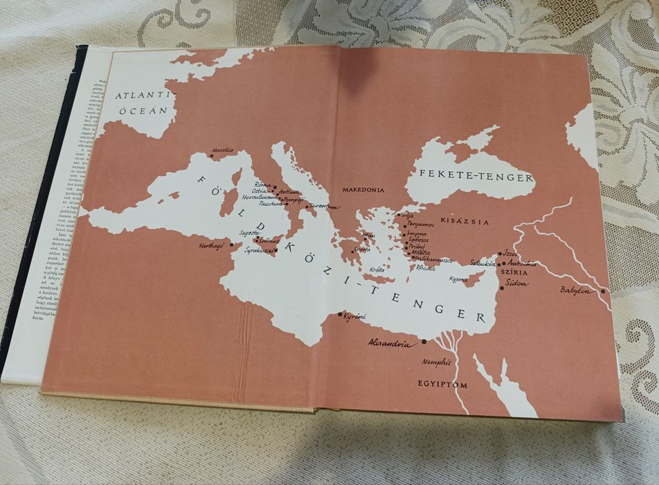 Продам старую книгу о скульптуре...Ласло Кастильоне.