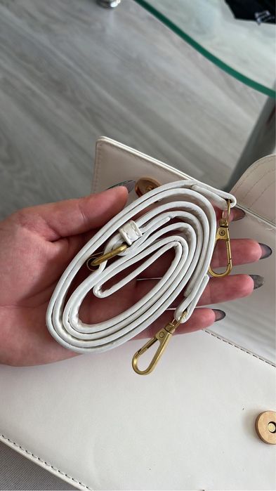Biala kopertowka torebka crossbag Jacquemus