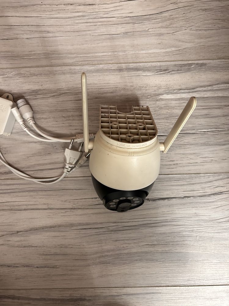 2 kamery do monitoringu z Wifi, podczerwienią i nagrywaniem na microSD