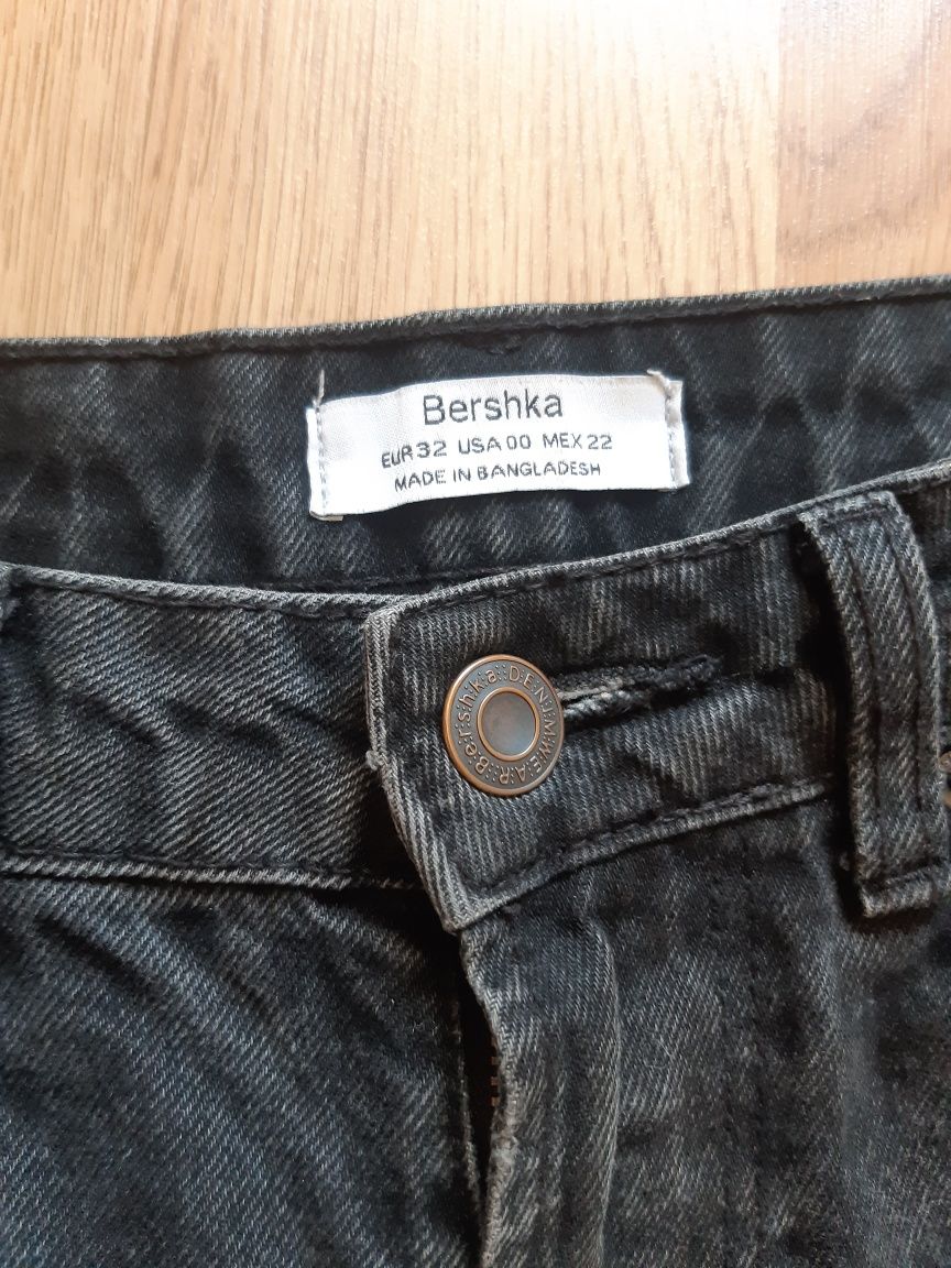 Джинсы Bershka Basic