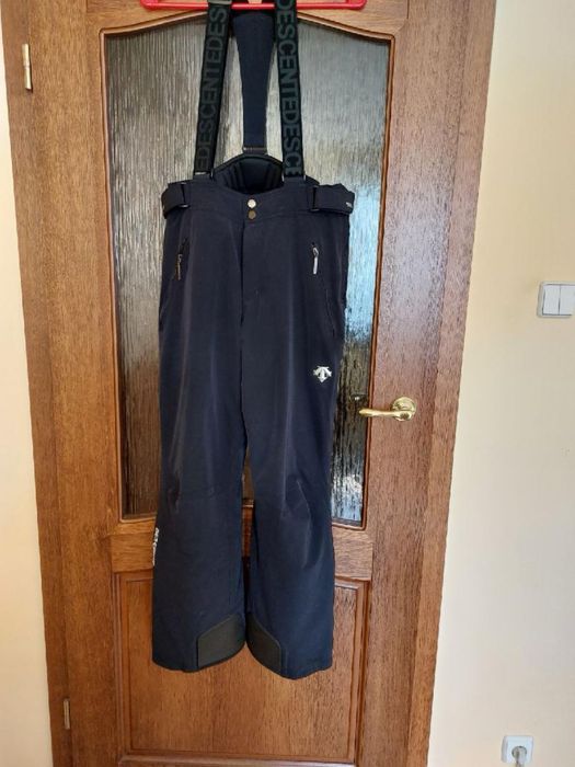 Kombinezon narciarski dwuczęściowy marki Descente