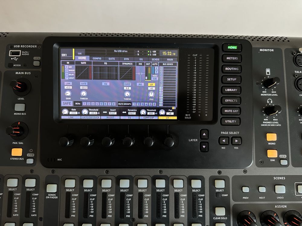 Behringer x32 mikser cyfrowy konsola w doskonałym stanie