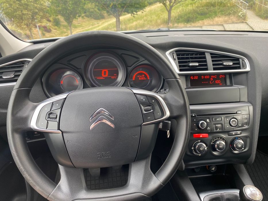 Citroen C4 1.4 b bogato wyposażony wersja Attraction, przebieg 147t.km