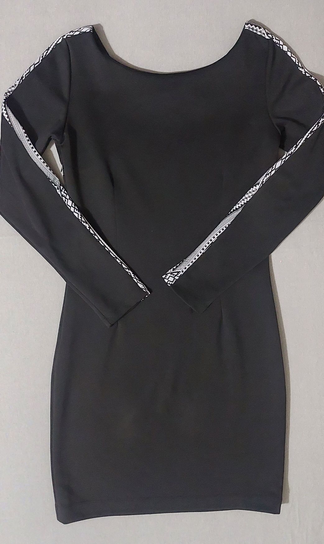 Sukienka M 38 Top Secret czarna z wzorem lampasy. Tylko inpost, orlen