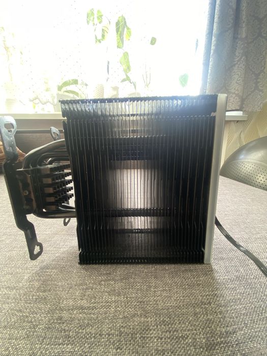 Башенний кулер, радіатор процесора та вентилятори для пк