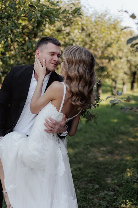 Продам весільну сукню невінчану