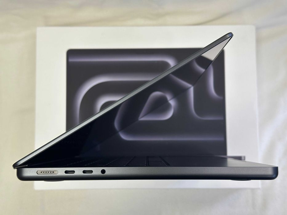 MacBook Pro 14.2”. M3 Pro, 18RAM/500Gb SSD , 50циклів -100%бат- ІДЕАЛ