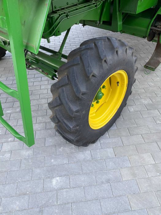 Комбайн John Deere 1072