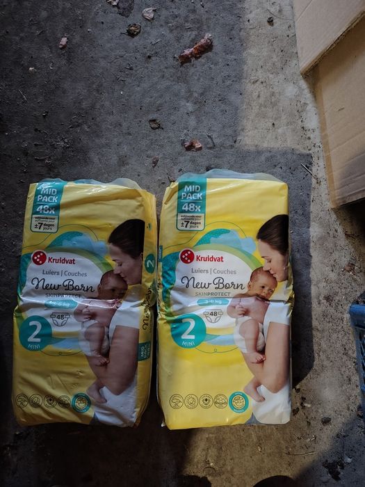 Дитячі товари памперси