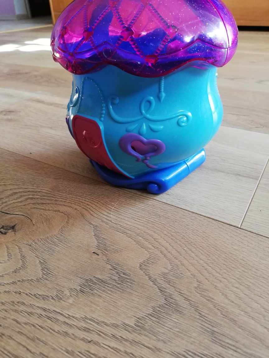 Domek dla mini lalek