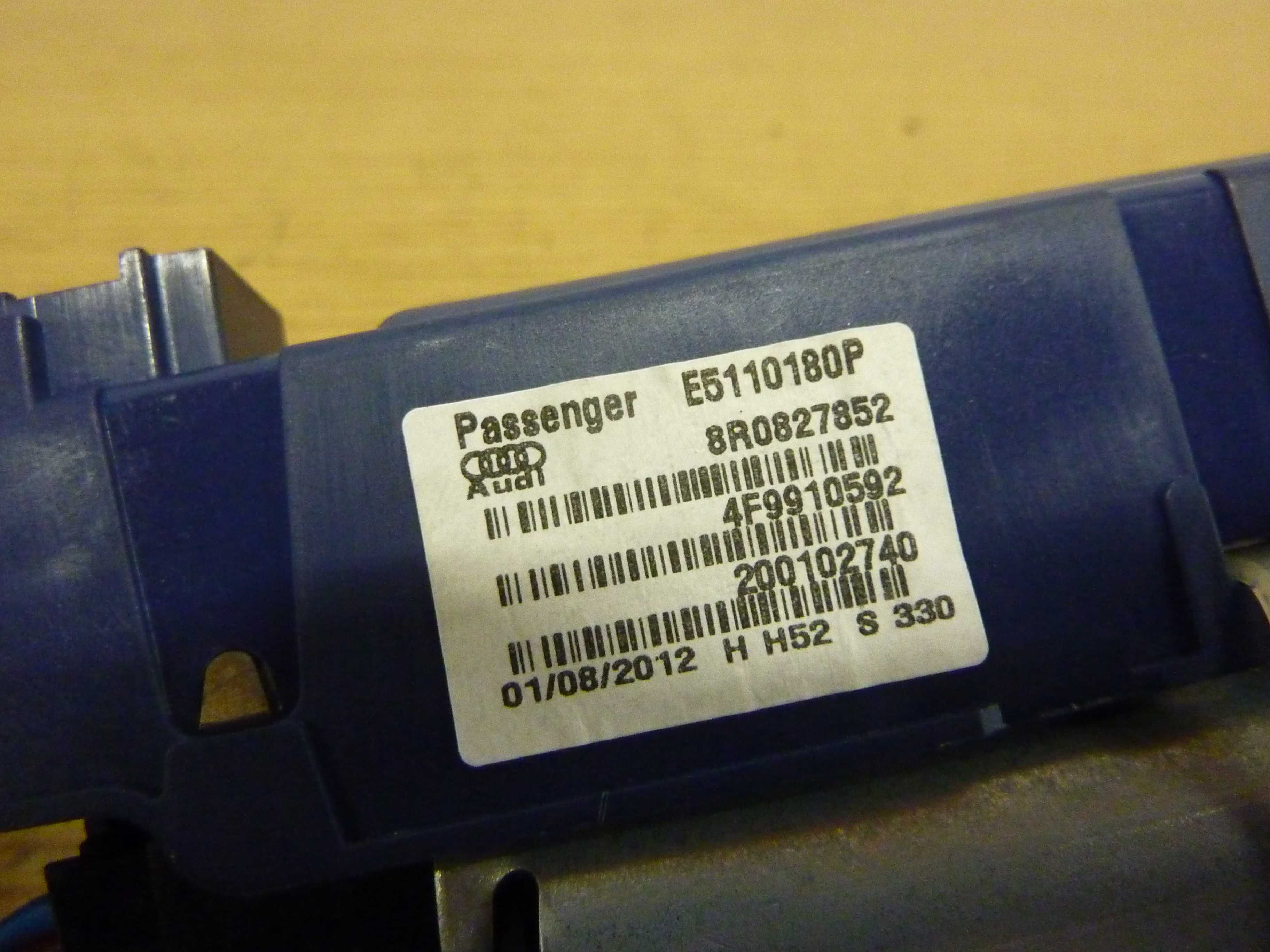 AUDI Q5 8R lift SIŁOWNIKI KLAPY ELEKTRYCZNEJ komplet 8R0.827851/852