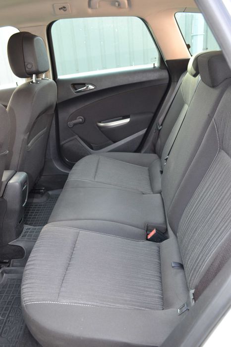 Продам Opel Astra J