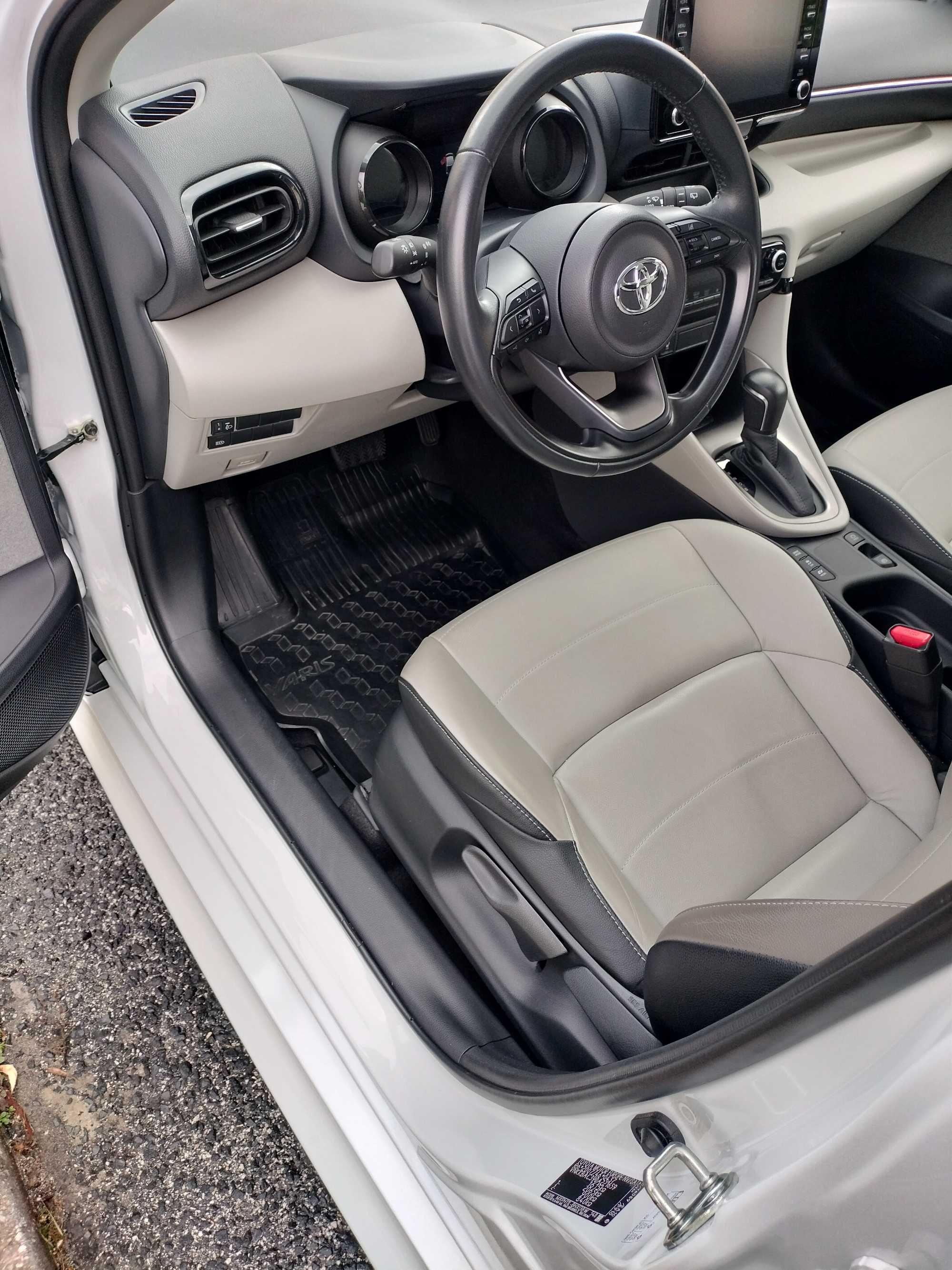 Toyota Yaris 1.5 Hybrid Dynamic Force Luxury