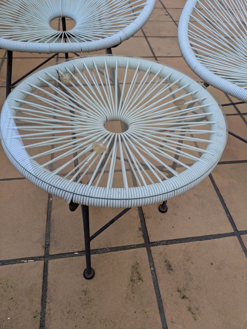 Conjunto cadeiras e mesa em rattan