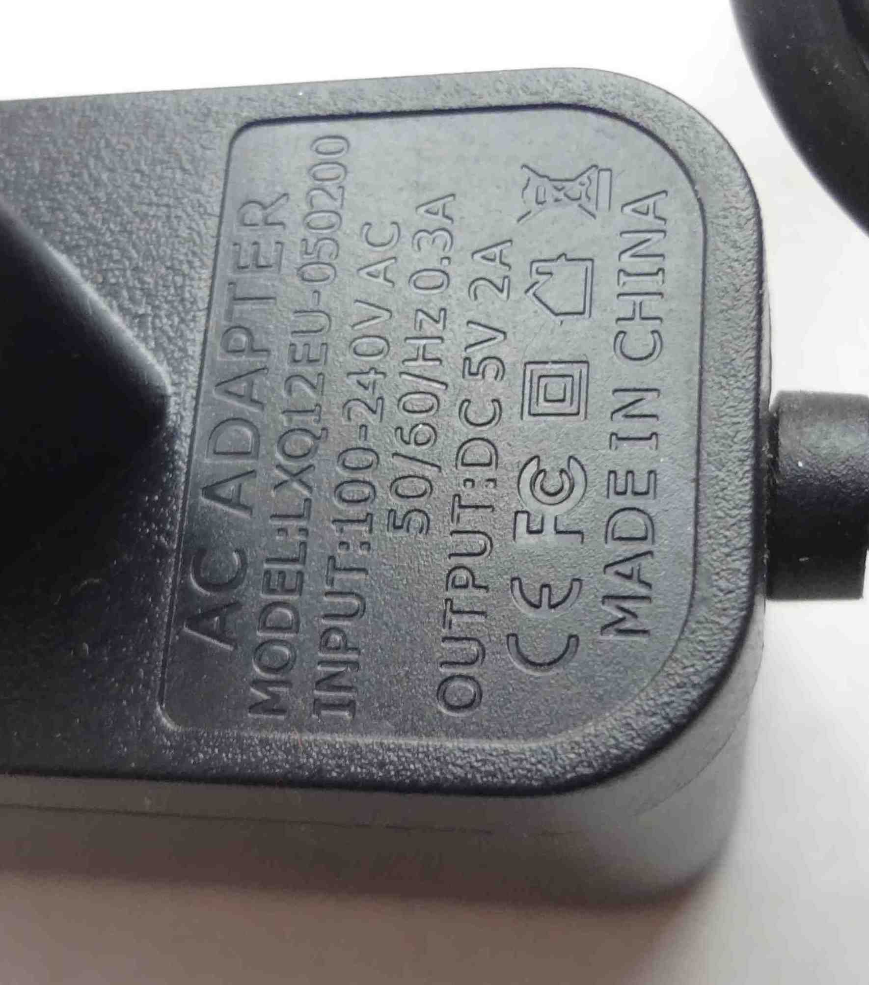 Зарядное устройство 5V 2A LXQ12EU-050200 блок питания