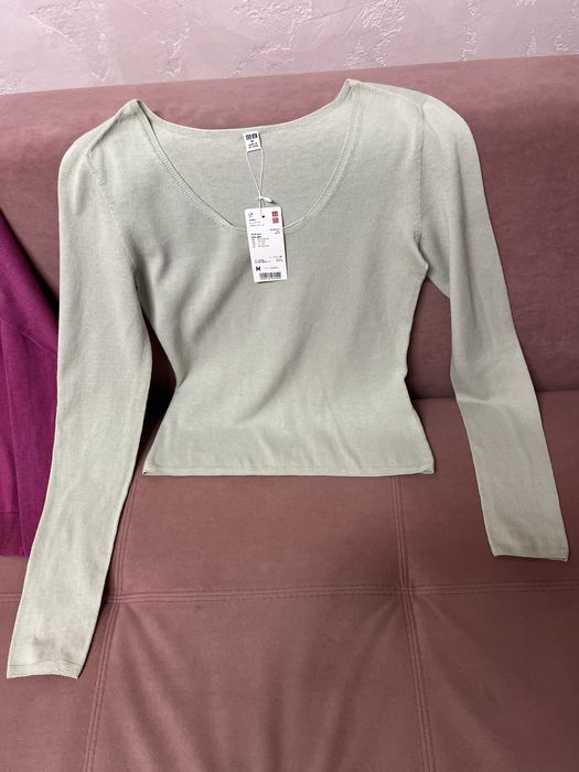 Новый , тонкий , базовый джемпер ,Uniqlo меринос 100%,размно M