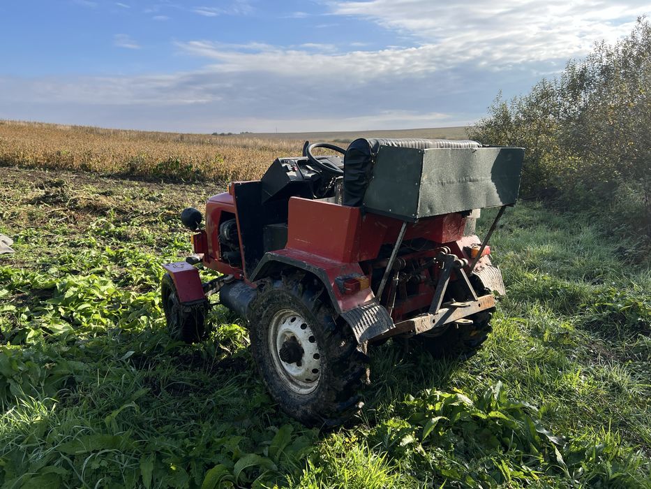 Продам хороший , потужний  економний трактор