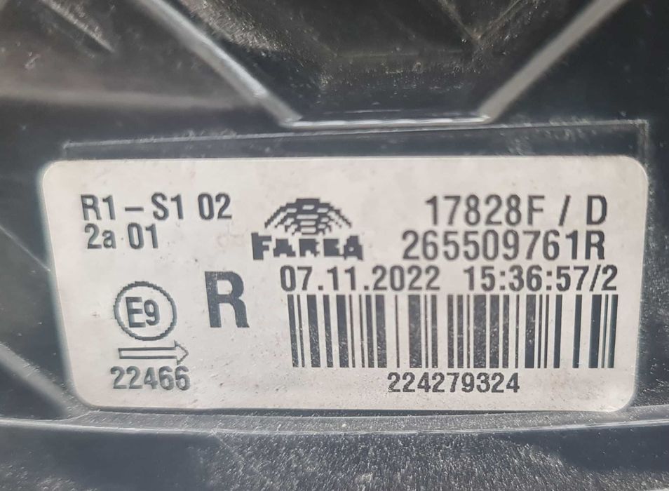 Farolim traz drt Renault Clio V