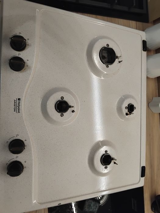 Варильна поверхня і електрична духовка Ariston