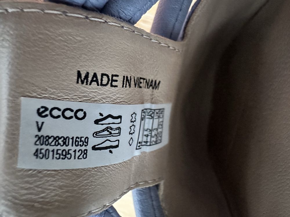 Босоніжки Ecco Anne Squared