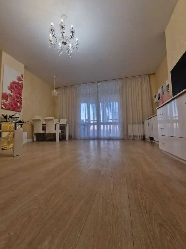 Продам ЖК Кировский 60м2