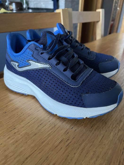 Супер ціна. Продам кросівки Joma