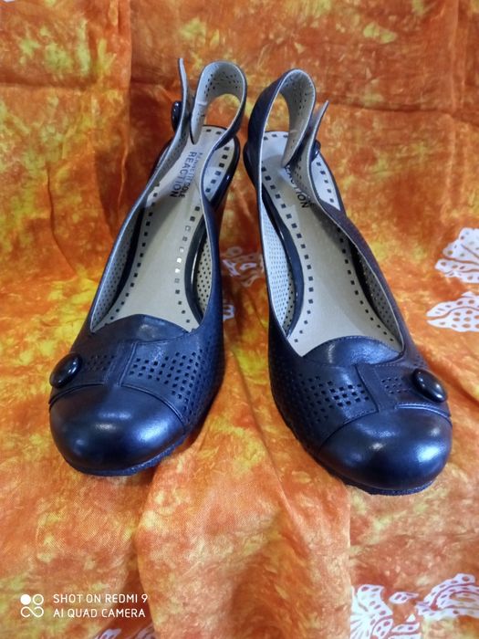 NOWE czółenka czarne na koturnie Kenneth Cole Reaction  40