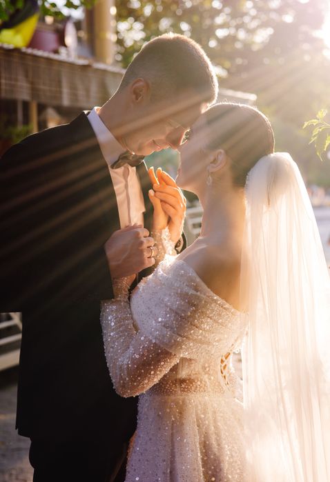 пишна весільна сукня