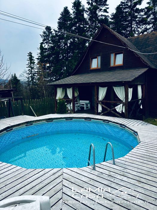 Продаж будинку з басейном в Мигово. Можливо під бізнес