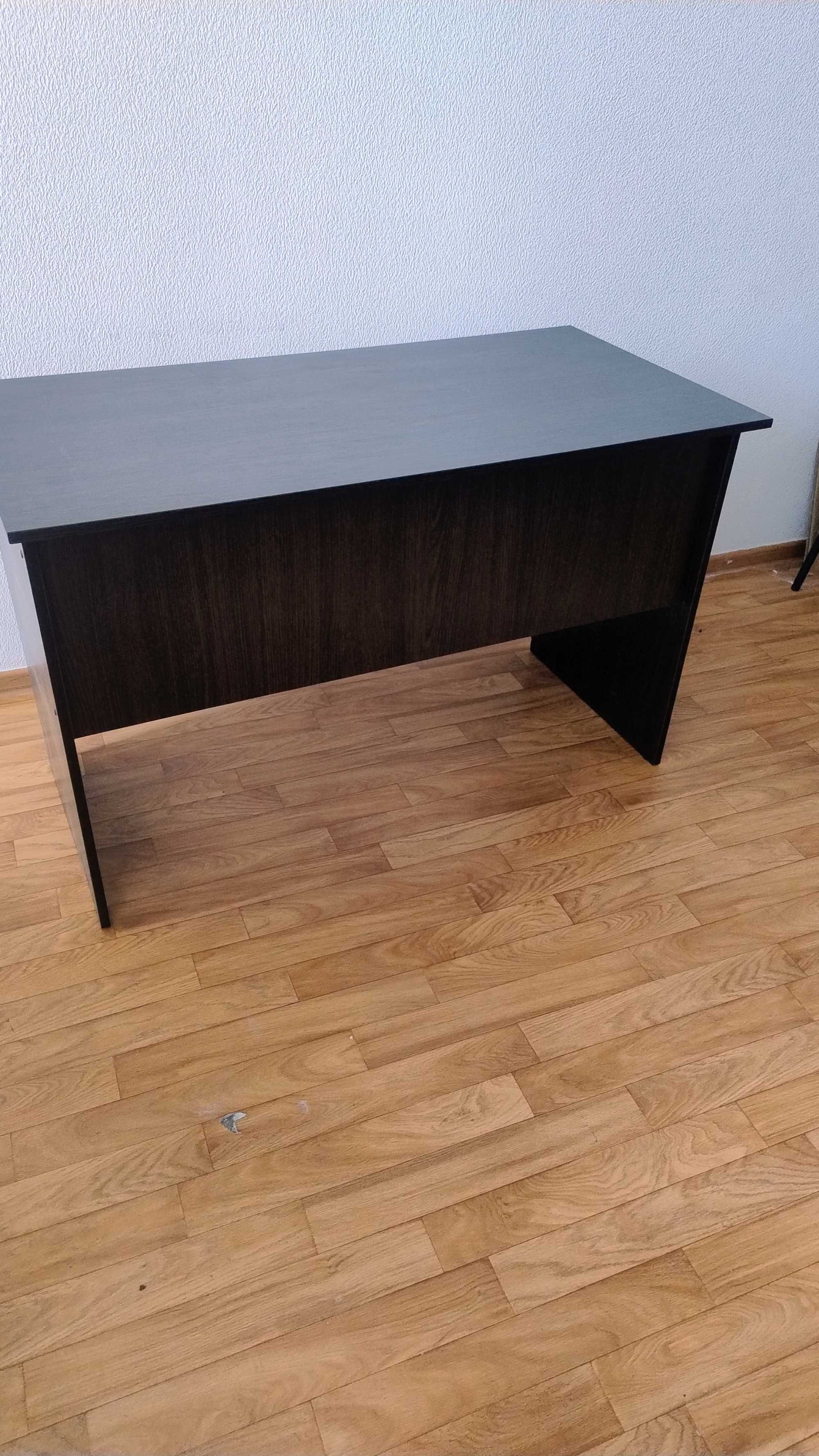 Продам офісний стіл лише в місті Чернігів