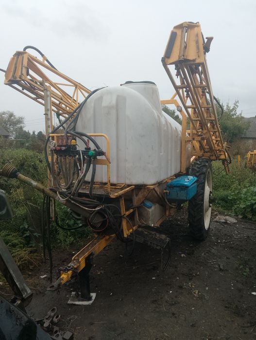 Продам оприскувач Богуслав 3000-22 м