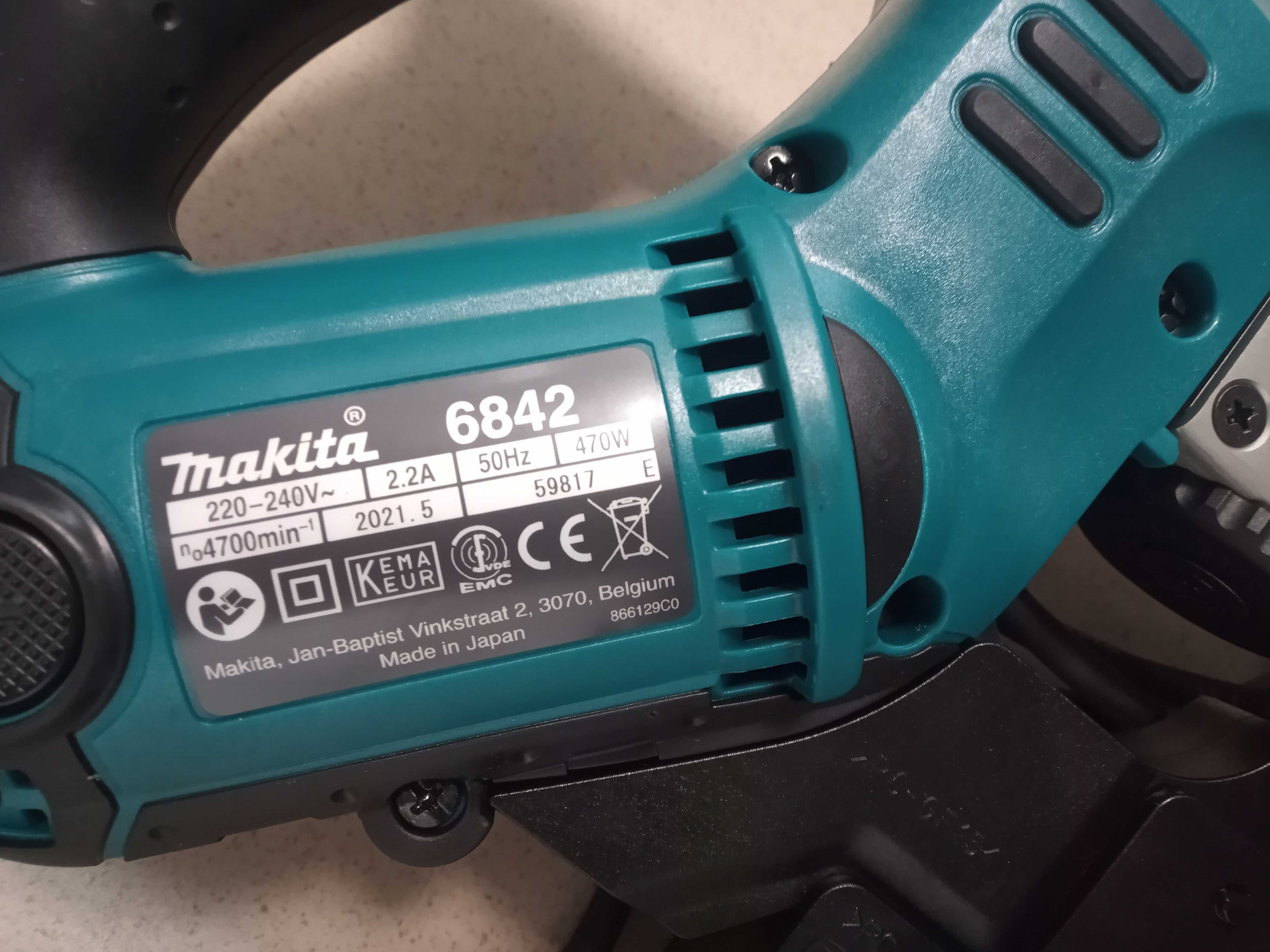 Wkrętarka sieciowa z magazynkiem  Makita model: 6842 JX