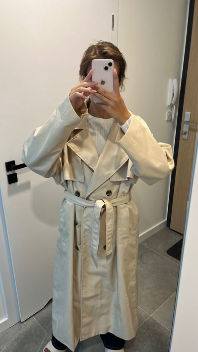 Jasny beżowy trencz Sinsay