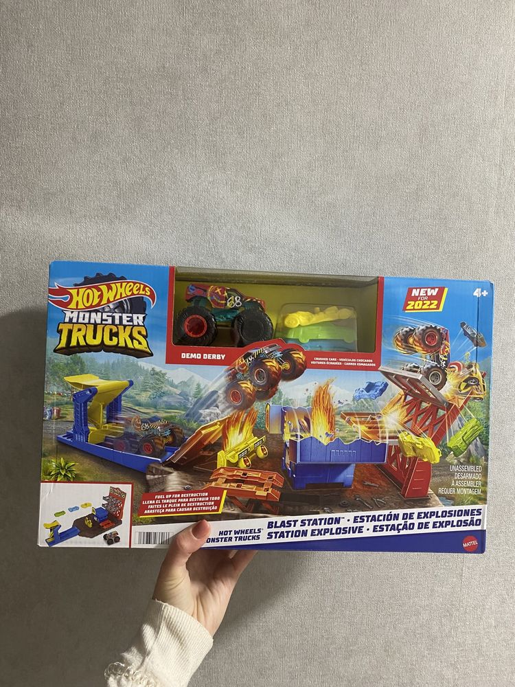 Трек Хот Вилс  Truck Hot Wheels Monster Trucks