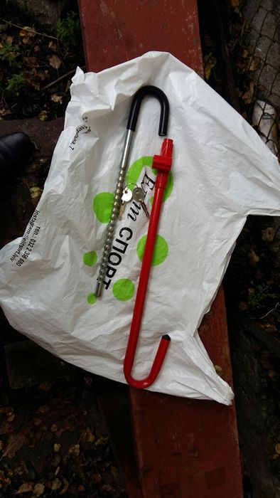 Замок на кермо (блокіратор керма)