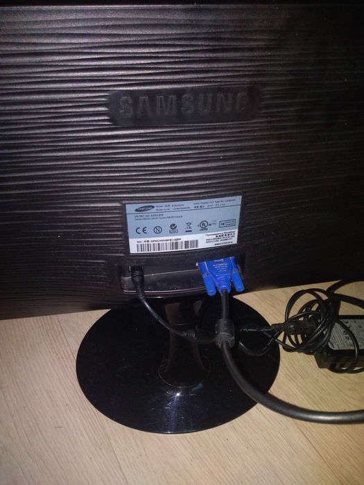 samsung monitor led 19 cali do komputera i kable hdmi