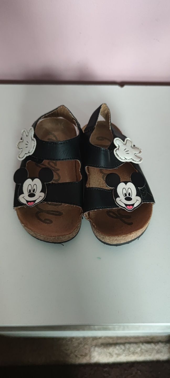 Sandały z Myszką Miki H&M 22
